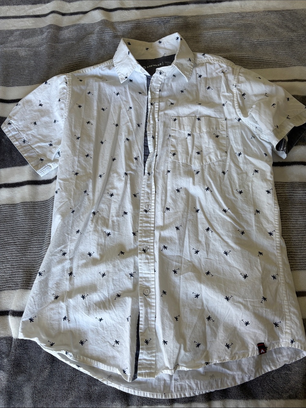 Airwalk White Short-Sleeve Button-Down with Navy Palm Print